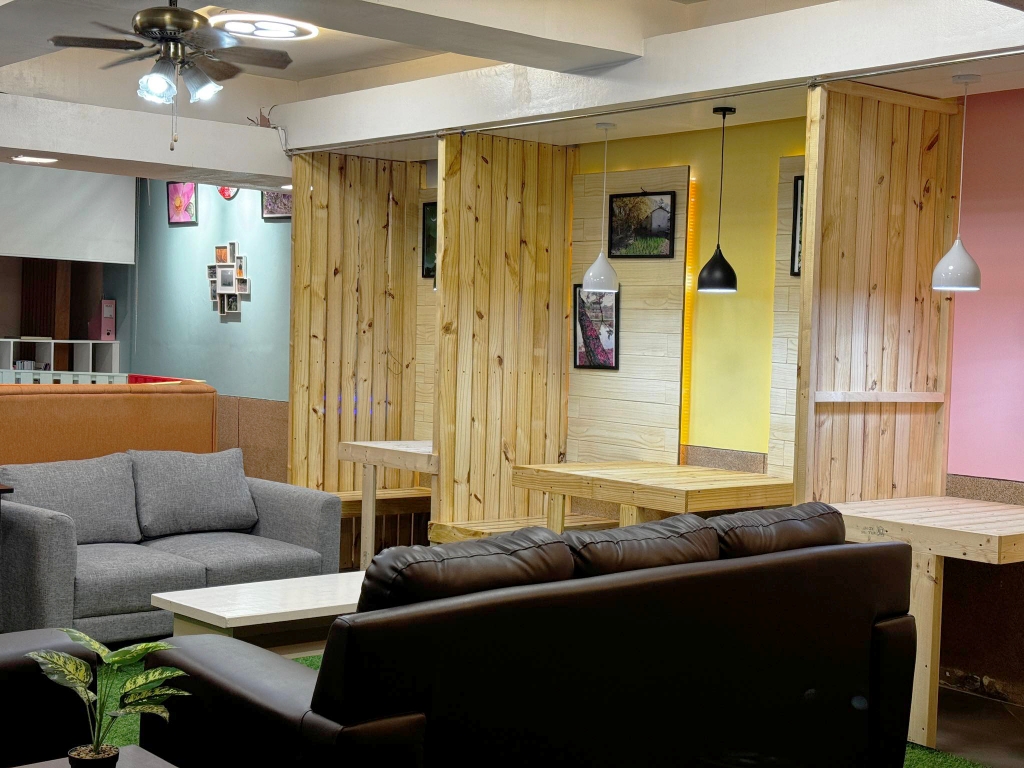 フィリピン留学 Cebu21 - Wales-Student Lounge-4